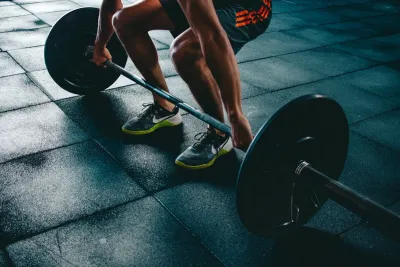 Guide Complet Whey Protéine 2025 : Tout Savoir