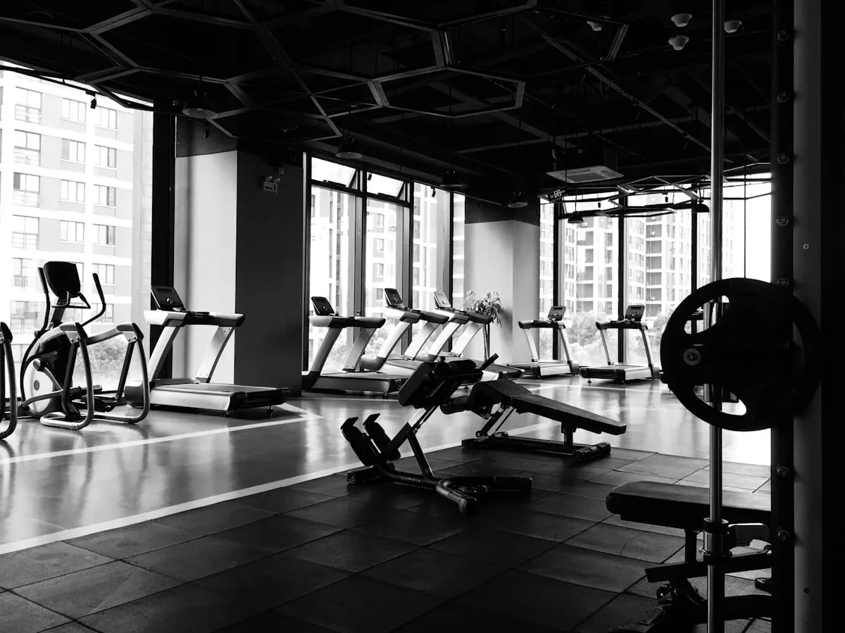 Salle de musculation équipée